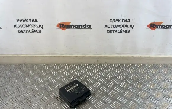 Mercedes-Benz C W203 Door control unit/module 2038206626 351391