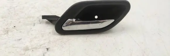 BMW 5 E39 Front door interior handle 8226049