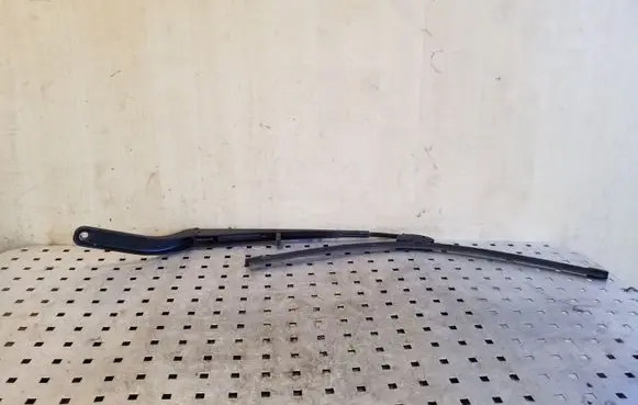 BMW X5 E53 Front wiper blade arm