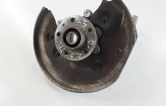 Rear wheel hub
