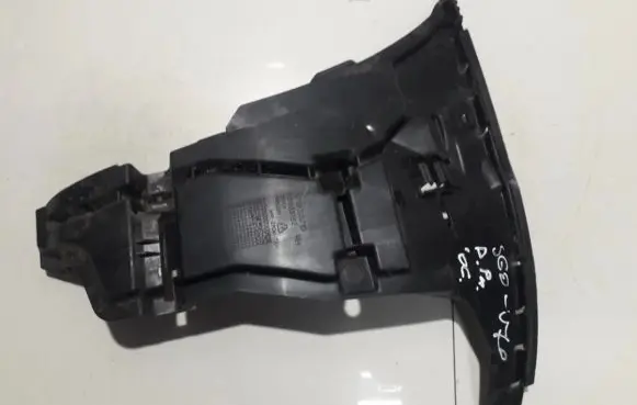 Volvo V70 Front bumper mounting bracket 08693182