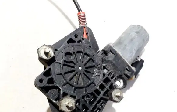 Ford Fiesta Front door window regulator motor 0130821883