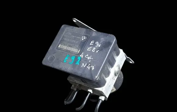 BMW 1 E81 E87 ABS Pump 6777159