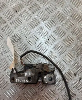Volkswagen Touareg II Engine bonnet/hood lock/catch 7P6823509 003095136 0301120094