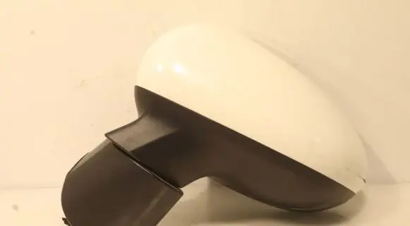 KIA Rio Front door electric wing mirror E13027564