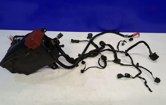 Jaguar XE Fuse box set HX6312616EA