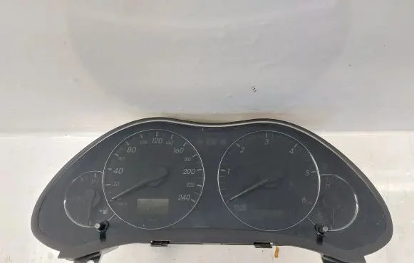 Toyota Avensis T250 Speedometer (instrument cluster) 8380005630 8380005630H