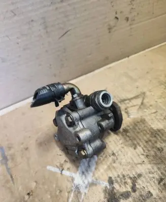 Volkswagen Golf IV Power steering pump 1J0422154A