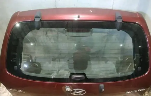 Hyundai Santa Fe Tailgate/trunk/boot lid RAUDONAS