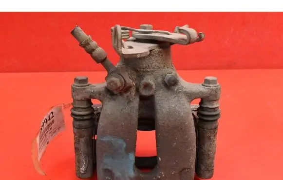 Opel Insignia A Rear brake caliper