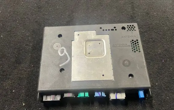 Chevrolet Camaro GPS navigation control unit/module 84096817