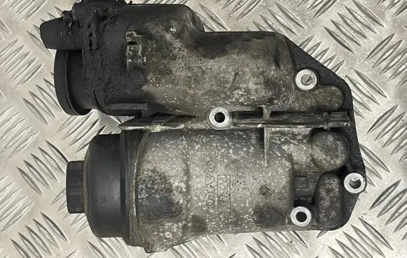 Volvo S80 Oil filter mounting bracket 6740273266