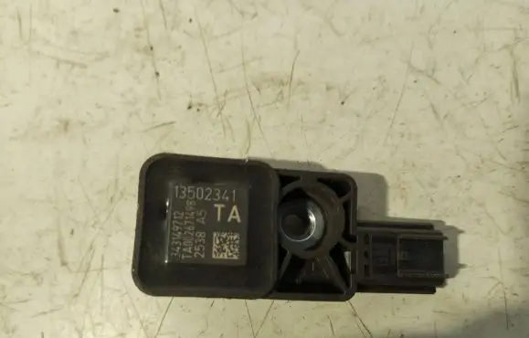 Opel Insignia A Airbag deployment crash/impact sensor 13502341