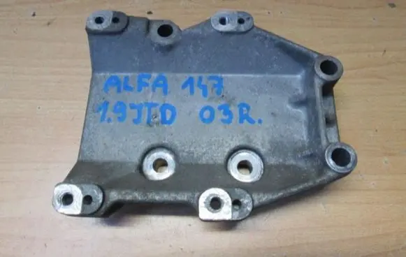 Alfa Romeo 147 Generator/alternator bracket 