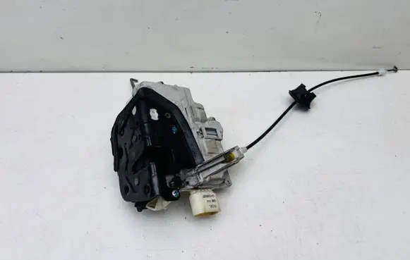Audi A4 S4 B7 8E 8H Front door lock 8E1837015AA