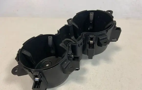 Cup holder front