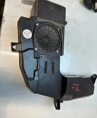 Audi A4 S4 B7 8E 8H Subwoofer speaker 8E903538203S