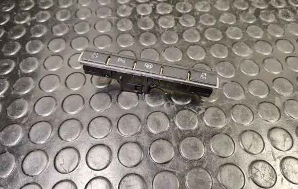 Traction control (ASR) switch