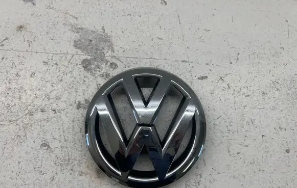 Volkswagen Golf VI Manufacturer badge logo/emblem 5K0853601E