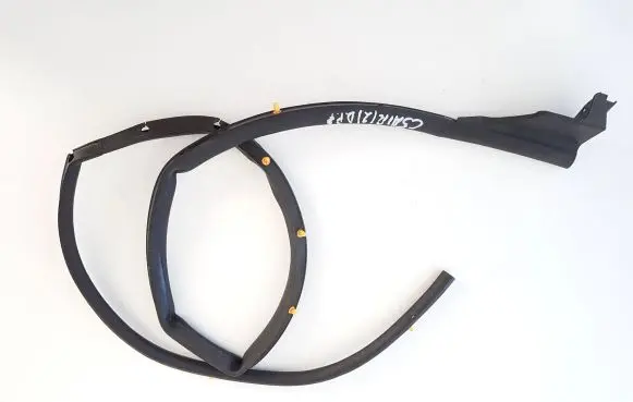 Citroen C5 Aircross Rubber seal front door window/glass 9816908680