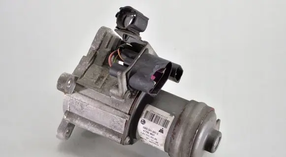 Audi Q7 4L Gearbox-reducer motor 0AD341601C