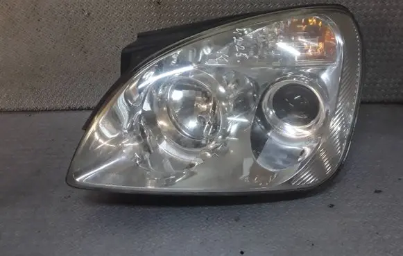 KIA Carens II Headlight/headlamp 