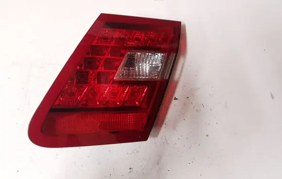 Mercedes-Benz E W212 Tailgate rear/tail lights A2128200864 483502