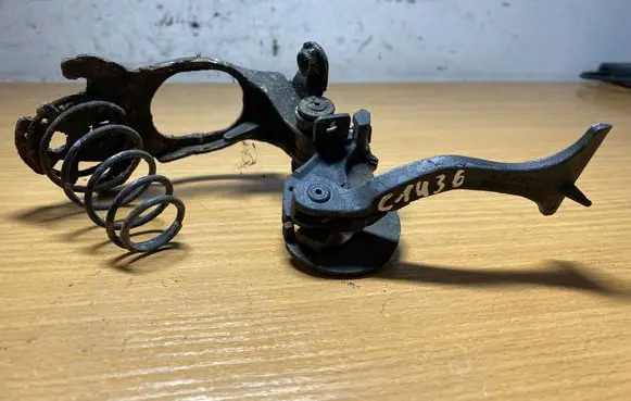 Mercedes-Benz E W210 Engine bonnet (hood) release handle 2108870127 C1436