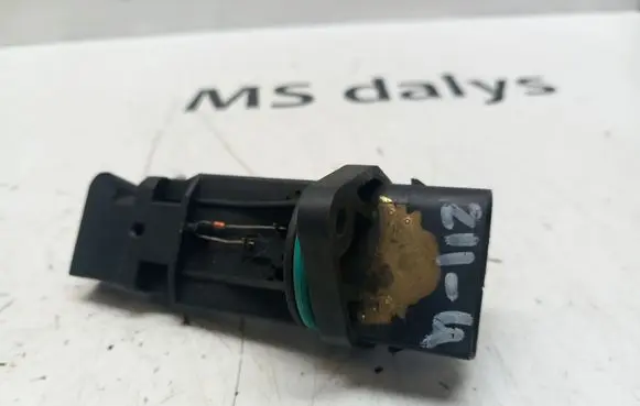 Mercedes-Benz E W211 Mass air flow meter F00C2G2025