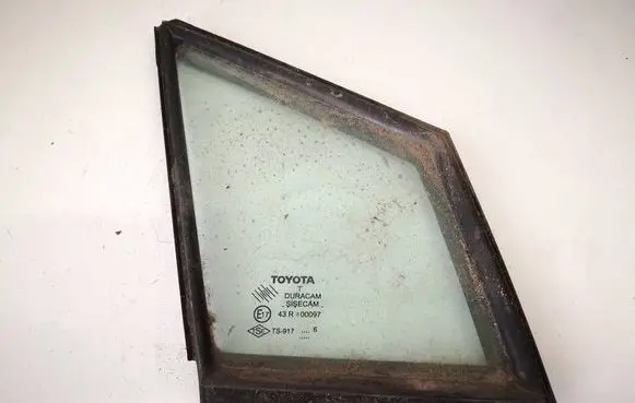 Toyota Corolla Verso AR10 Front door vent window glass four-door 682150f010 68215-0f010