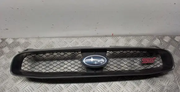 Subaru Impreza II Front bumper upper radiator grill 91121FE110