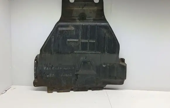Engine splash shield/under tray