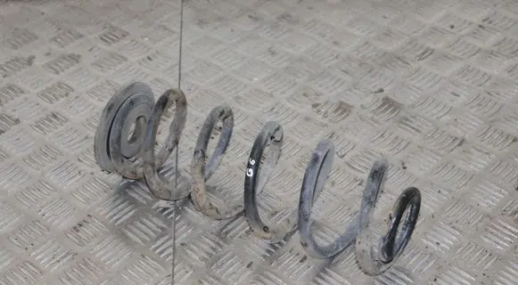 Volkswagen Golf VI Rear coil spring