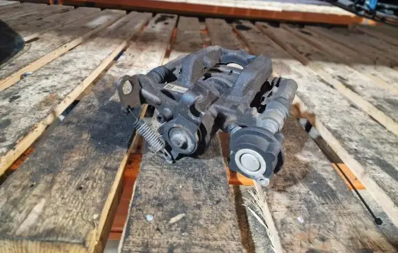 Buick Encore I Rear brake caliper