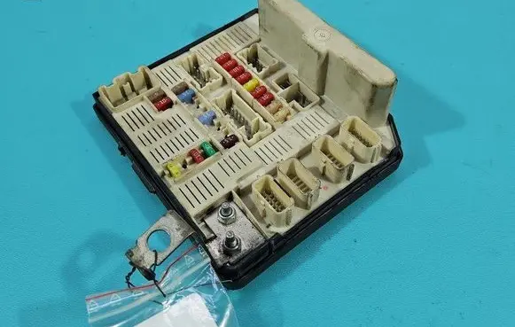 Renault Scenic II - Grand scenic II Central body control module 8200481866 IMPRK1482469