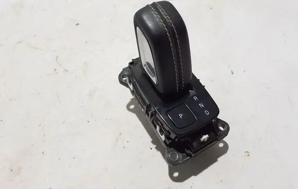 Volvo XC40 Gear shifter/selector 32335818