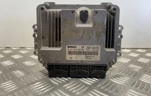 Renault Scenic II - Grand scenic II Engine control unit/module 8200705747 8200705748 0281013907
