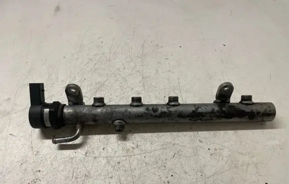 Mercedes-Benz ML W164 Fuel main line pipe A6420700495 A6110780449