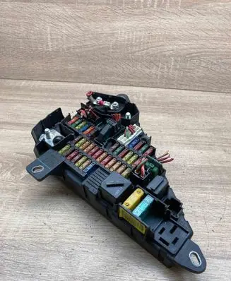 BMW 5 E60 E61 Fuse box set 6906588 690658807