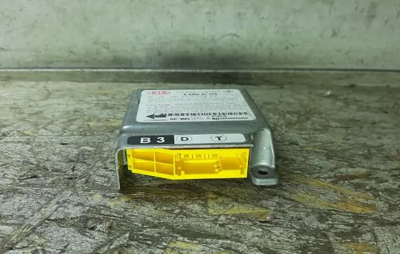 KIA Rio Airbag control unit/module 0K30E677F0