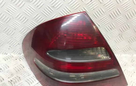 Mercedes-Benz E W211 Rear/tail lights A2118200354