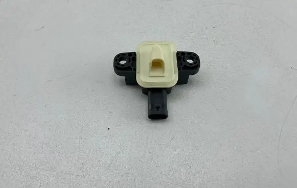 Mercedes-Benz A W176 Airbag deployment crash/impact sensor A1668210351 56054084AA