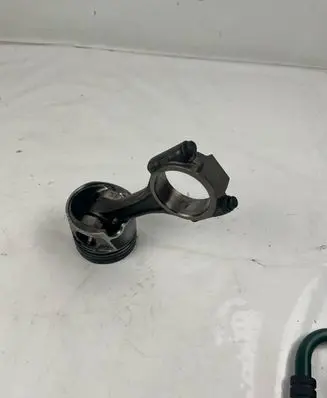 Chrysler Sebring (JS) Piston with connecting rod 03G200907 017260907 03G022AB