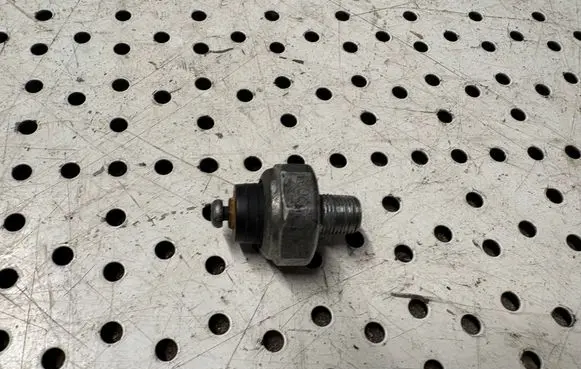 Aixam City III Oil pressure sensor Z482