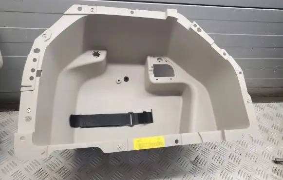 Chrysler Pacifica Trunk/boot lower side trim panel 5SP35PD2AH