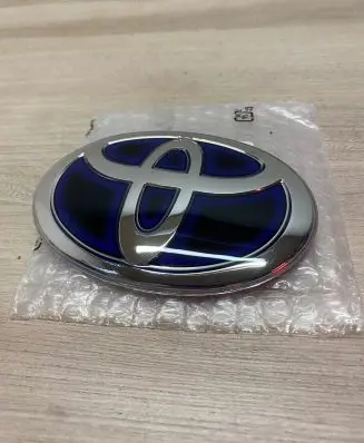 Toyota Yaris XP210 Manufacturer badge logo/emblem 