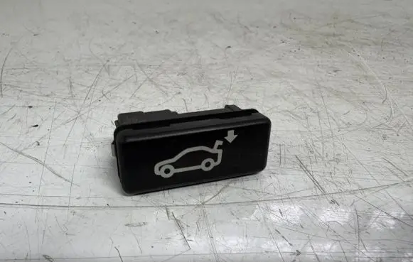 BMW 7 E65 E66 Tailgate/boot open switch button 8375580