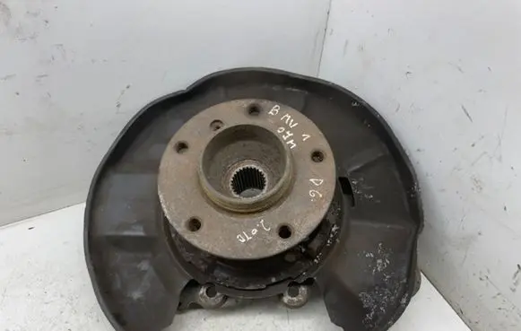 BMW 1 E81 E87 Rear wheel hub 6761579