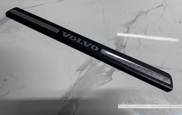 Volvo XC90 Front sill trim cover 8659960