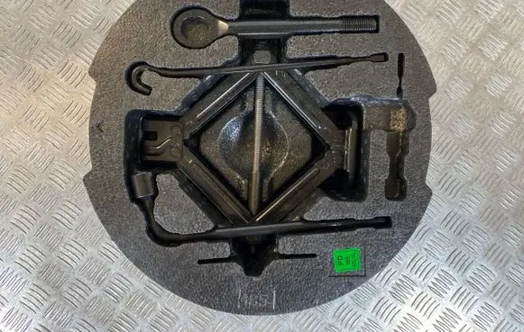 Hyundai i30 Tool set 